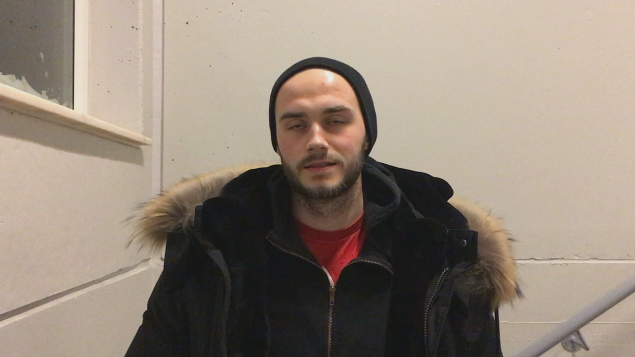 D7FABEF1-2DF7-48C4-AEE7-2E7D3EE20AD3.MOV